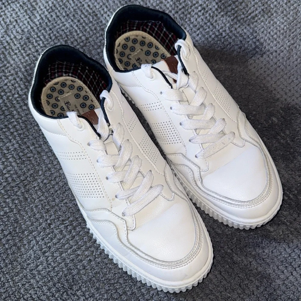 Ben Sherman brand cushioned